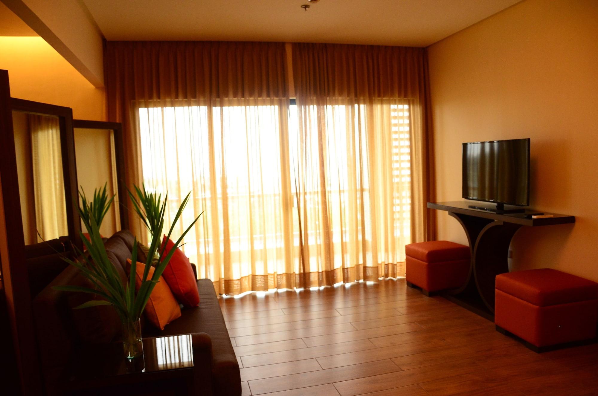 Hotel Monticello Tagaytay 4*